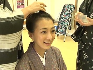 Asian cutie Masako Umemiya gets adjusted forth enhance geisha
